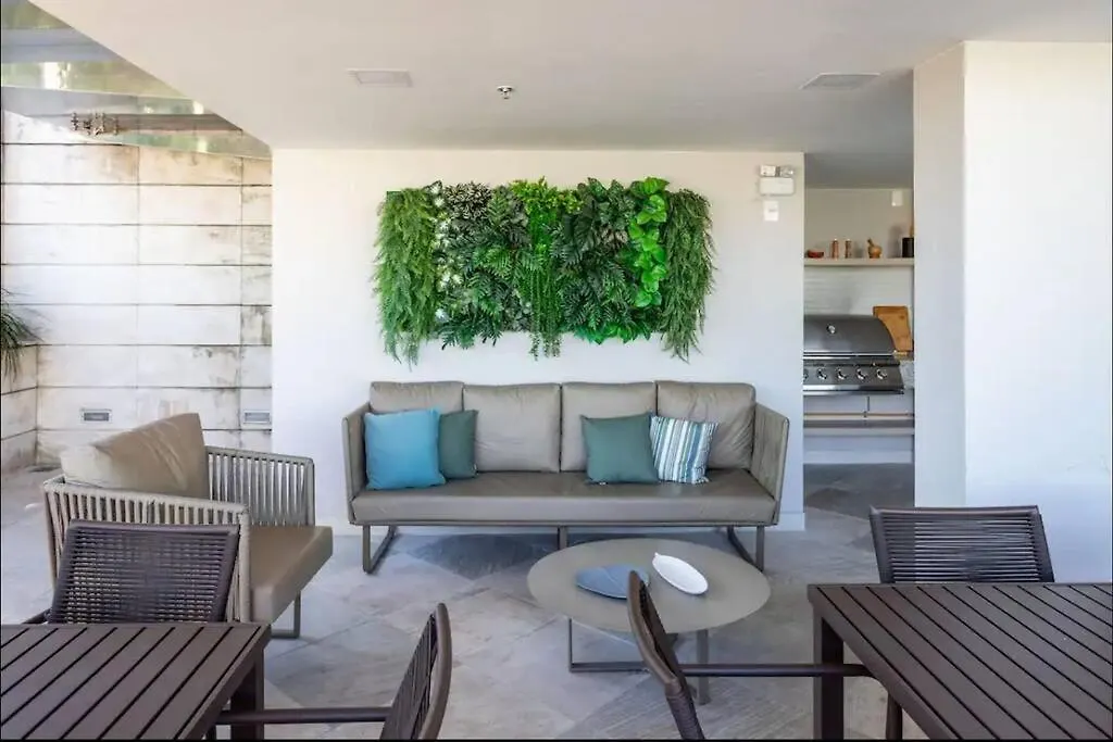 Apartamento completo e moderno com ar condicionado e piscina no centro do RIO-1